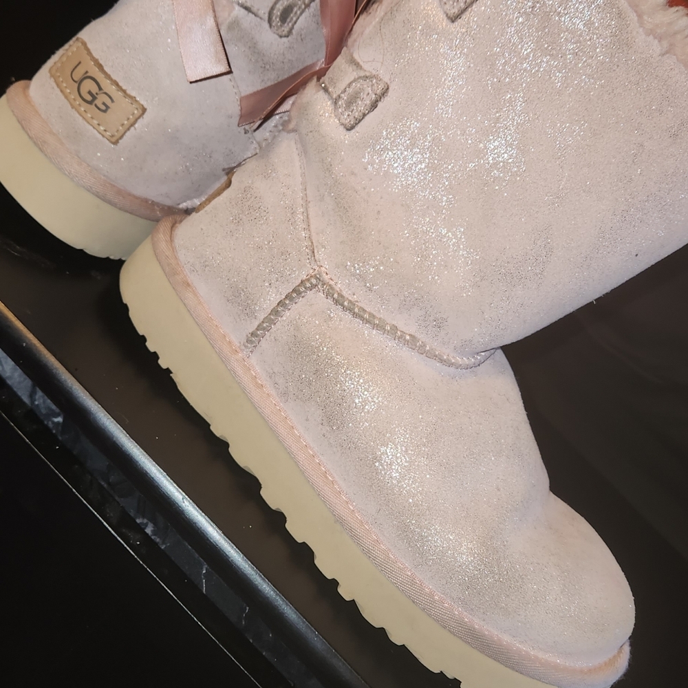 Pink bow uggs - Picture 3 of 4